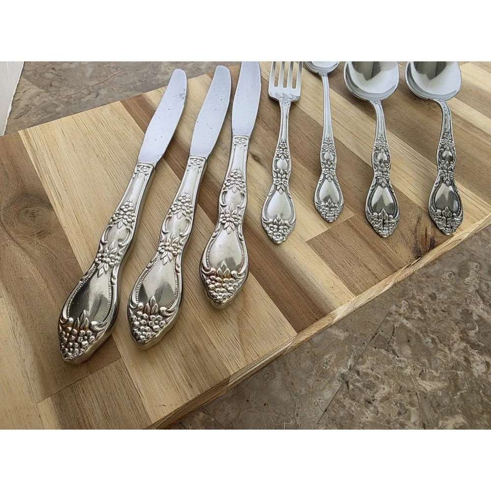 Vintage Oneida Assorted Lot  1977 Huntington‎ Wm A Rogers Deluxe Stainless